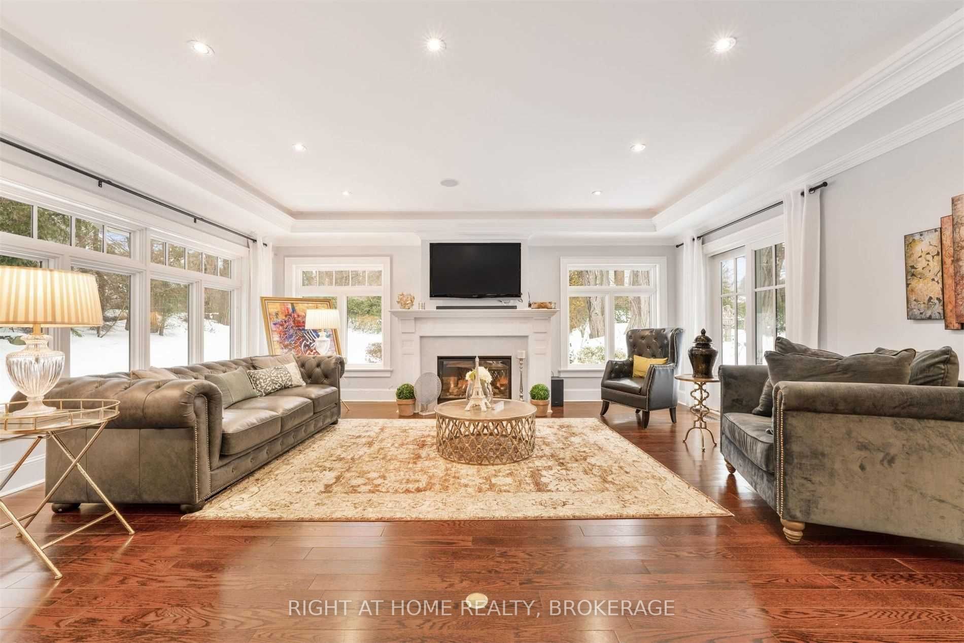 1267 Cambridge Dr