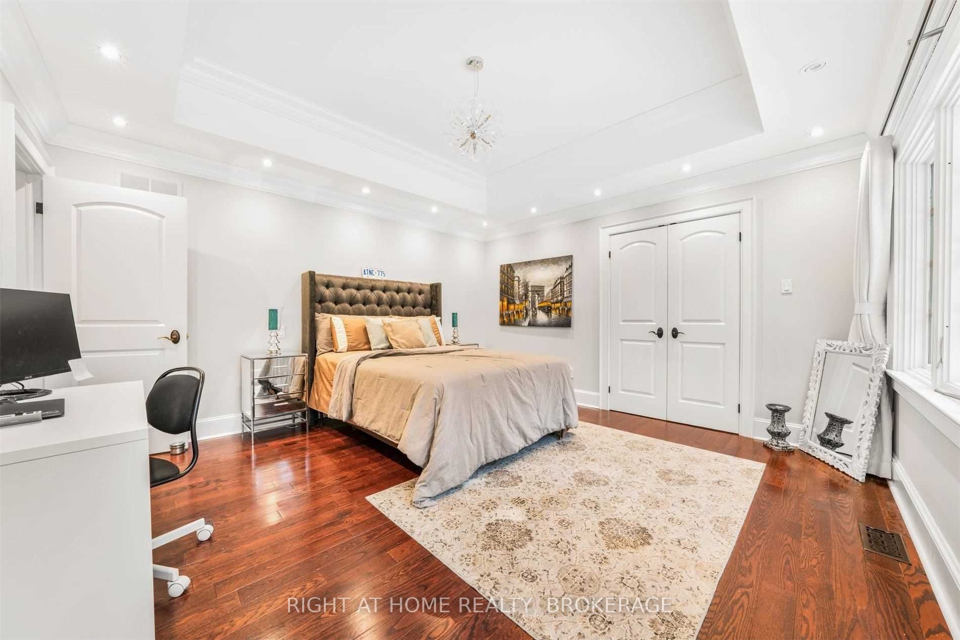 1267 Cambridge Dr