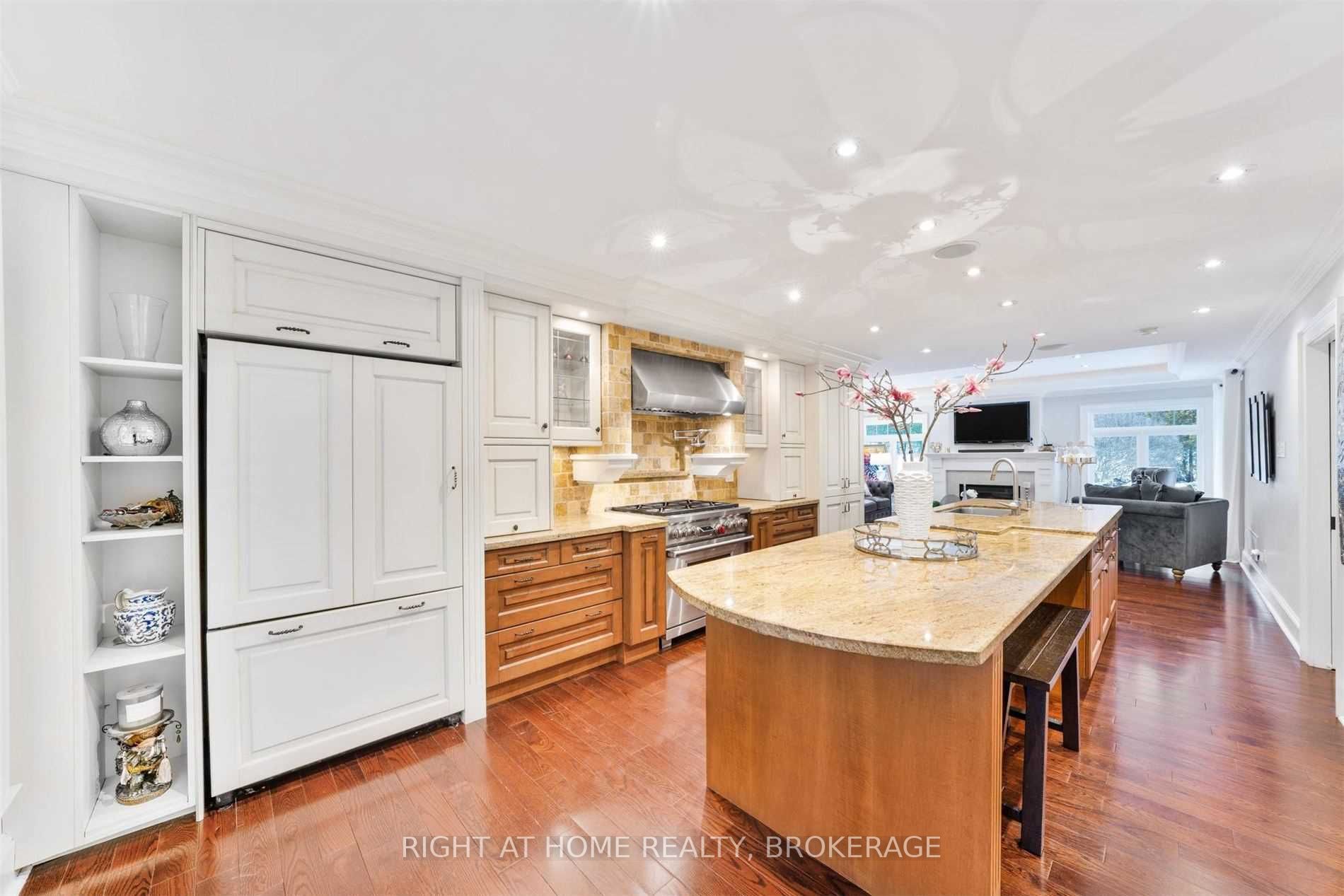 1267 Cambridge Dr