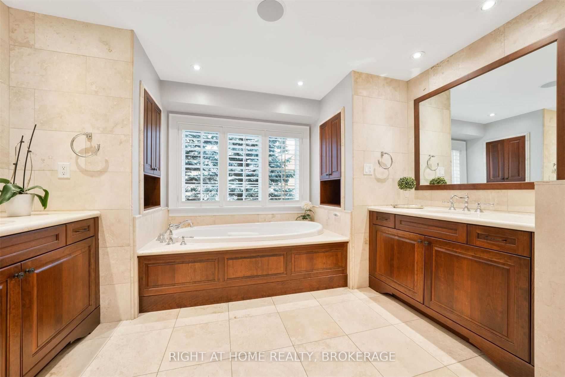 1267 Cambridge Dr