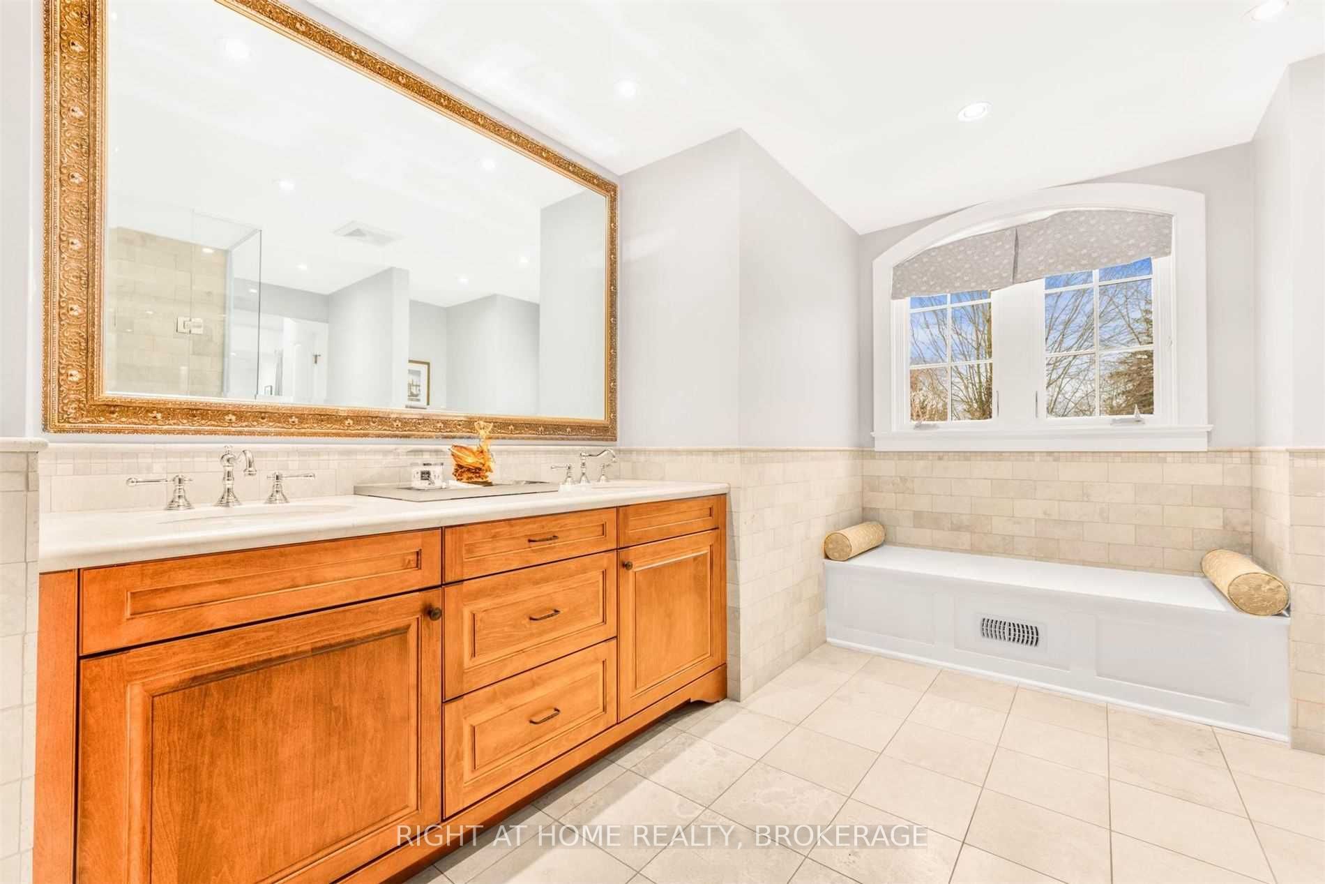 1267 Cambridge Dr