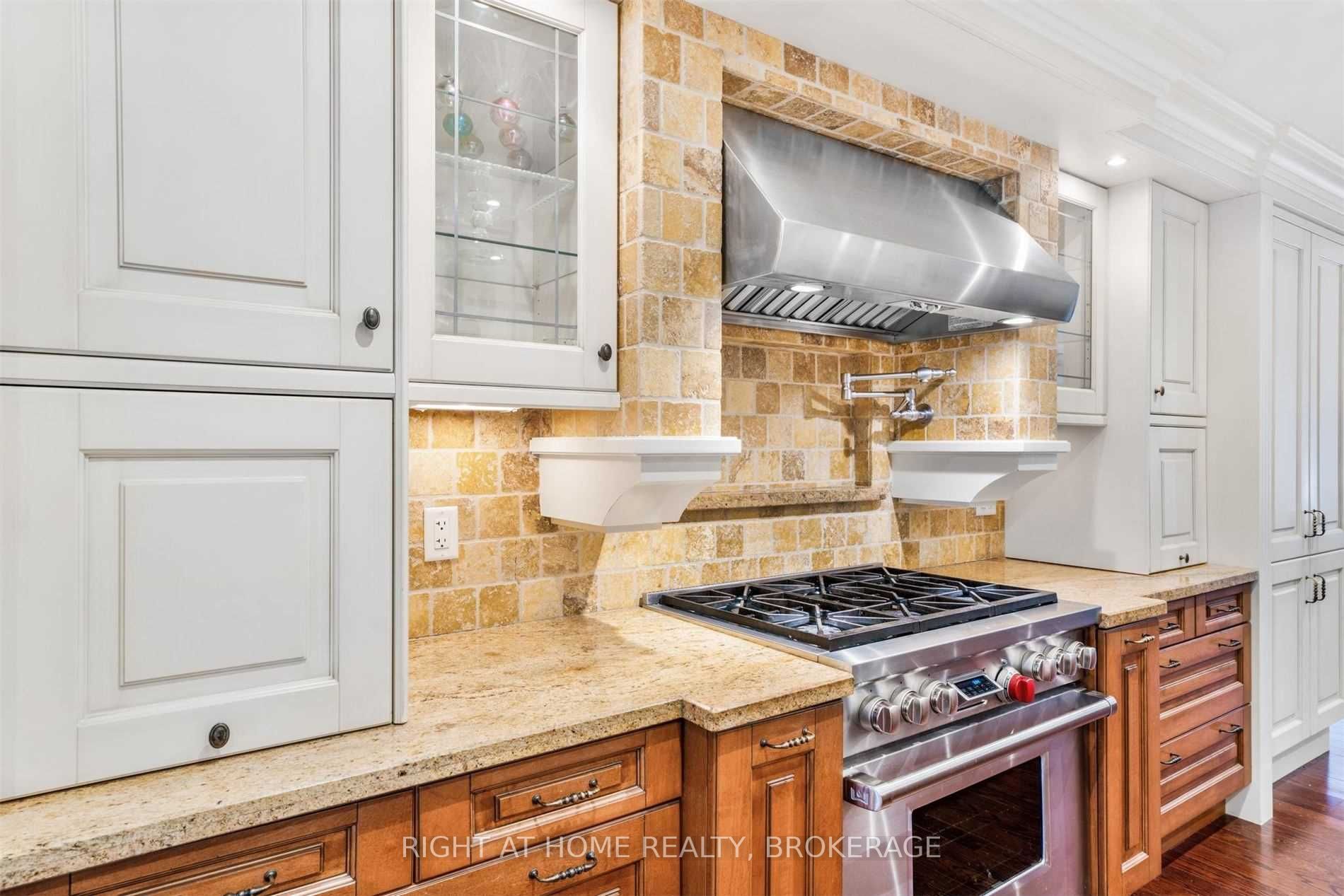1267 Cambridge Dr