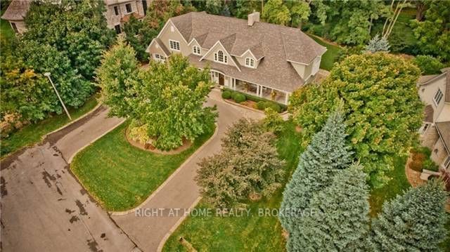 1267 Cambridge Dr