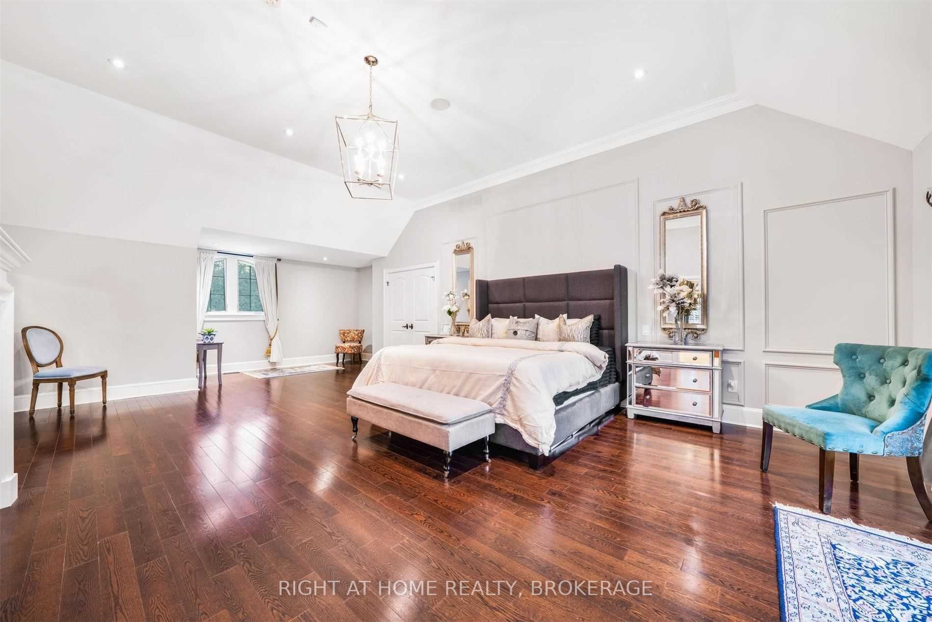 1267 Cambridge Dr