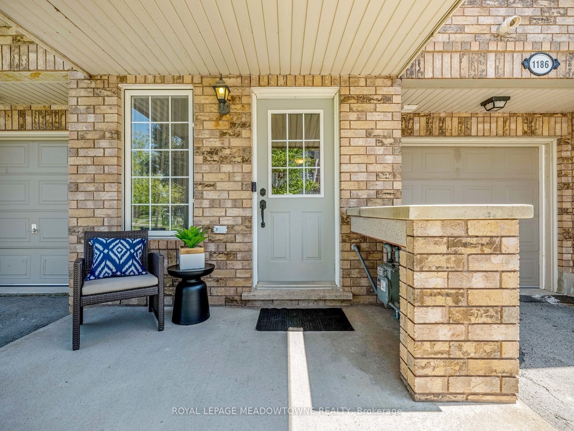 1186 Barnard Dr