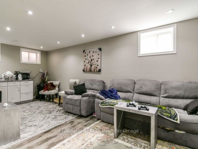 Listing W6052232 - Large Photo # 17