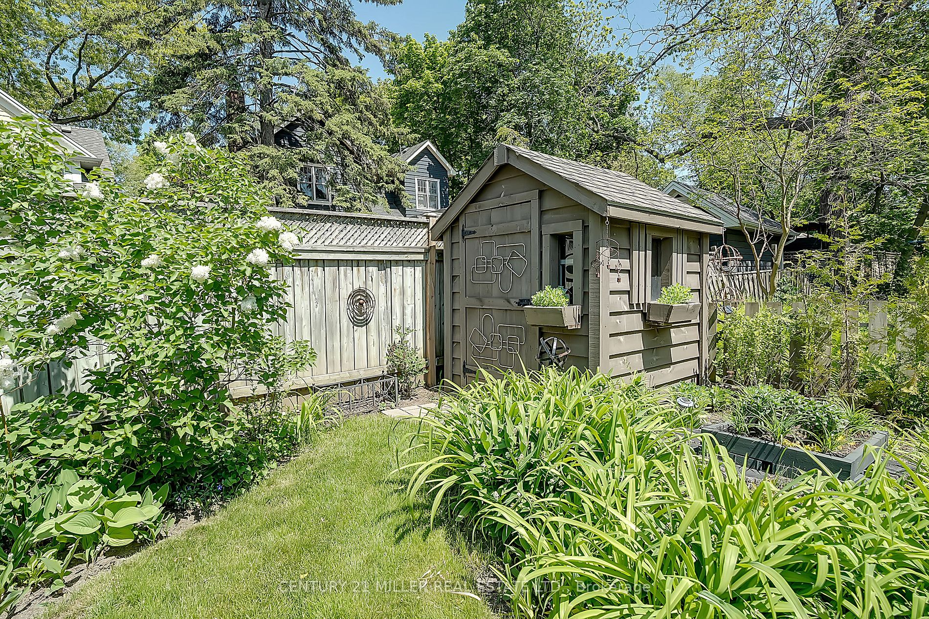 366 Macdonald Rd