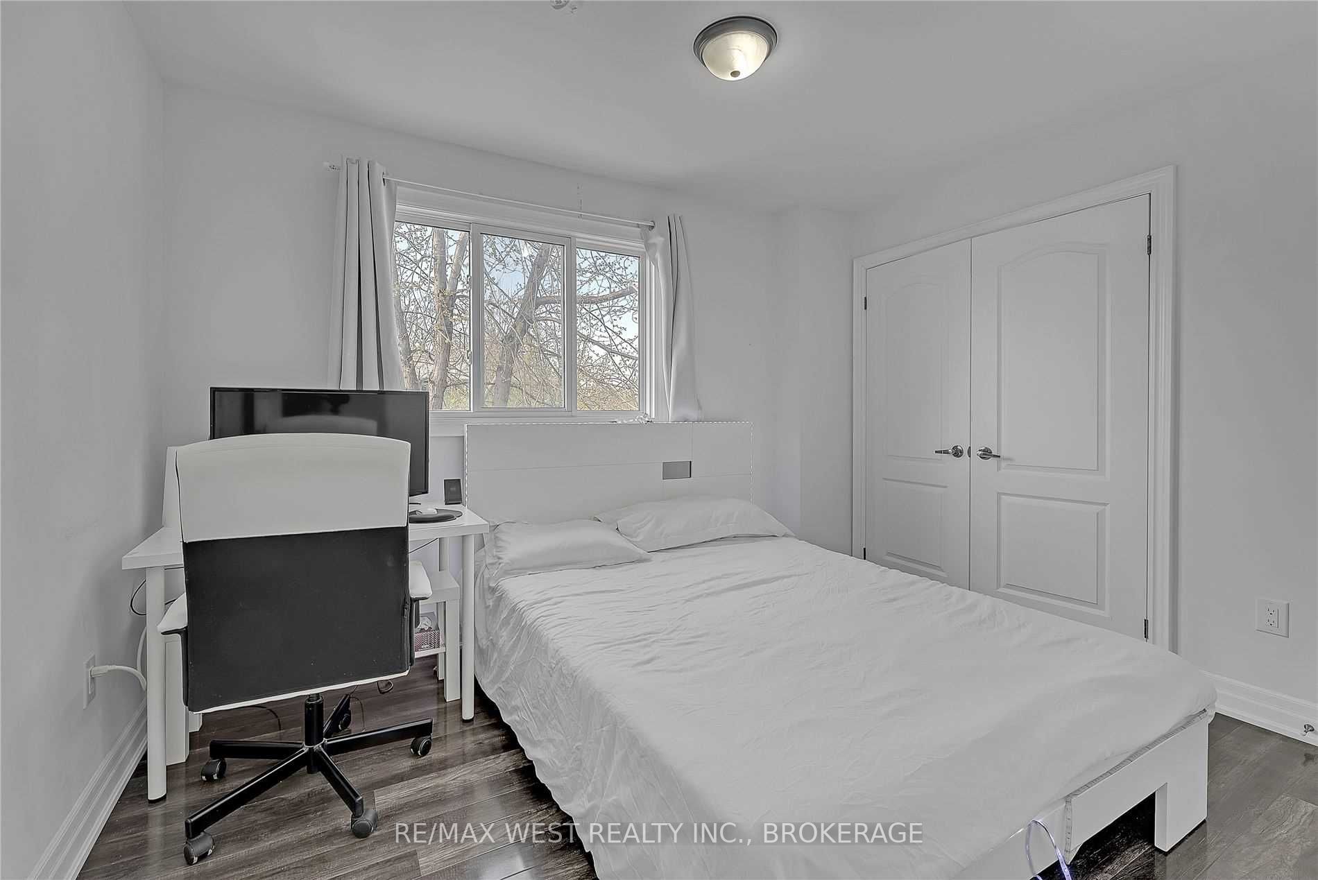 119 Madoc Dr