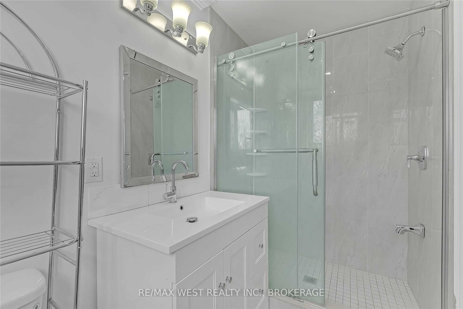 119 Madoc Dr