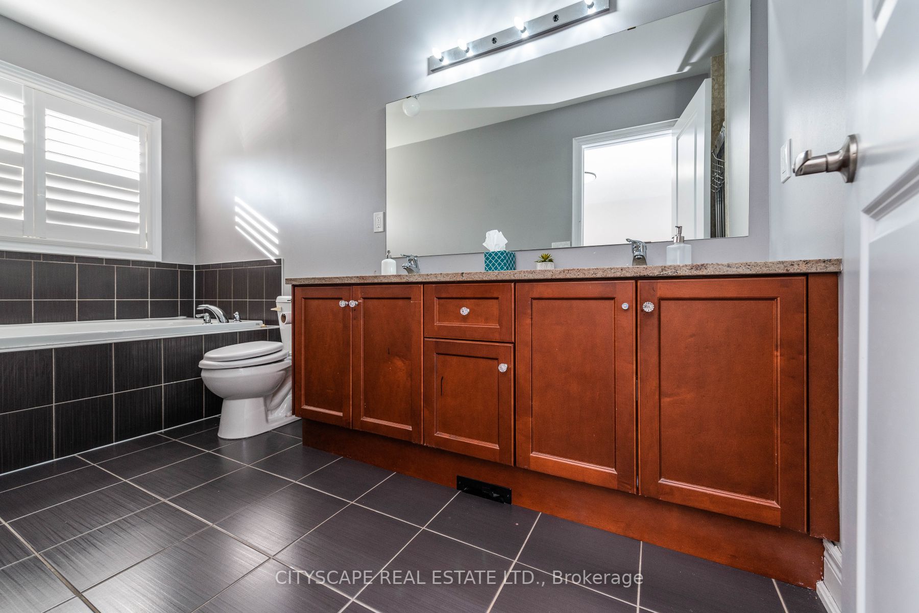 34 Wasaga Rd