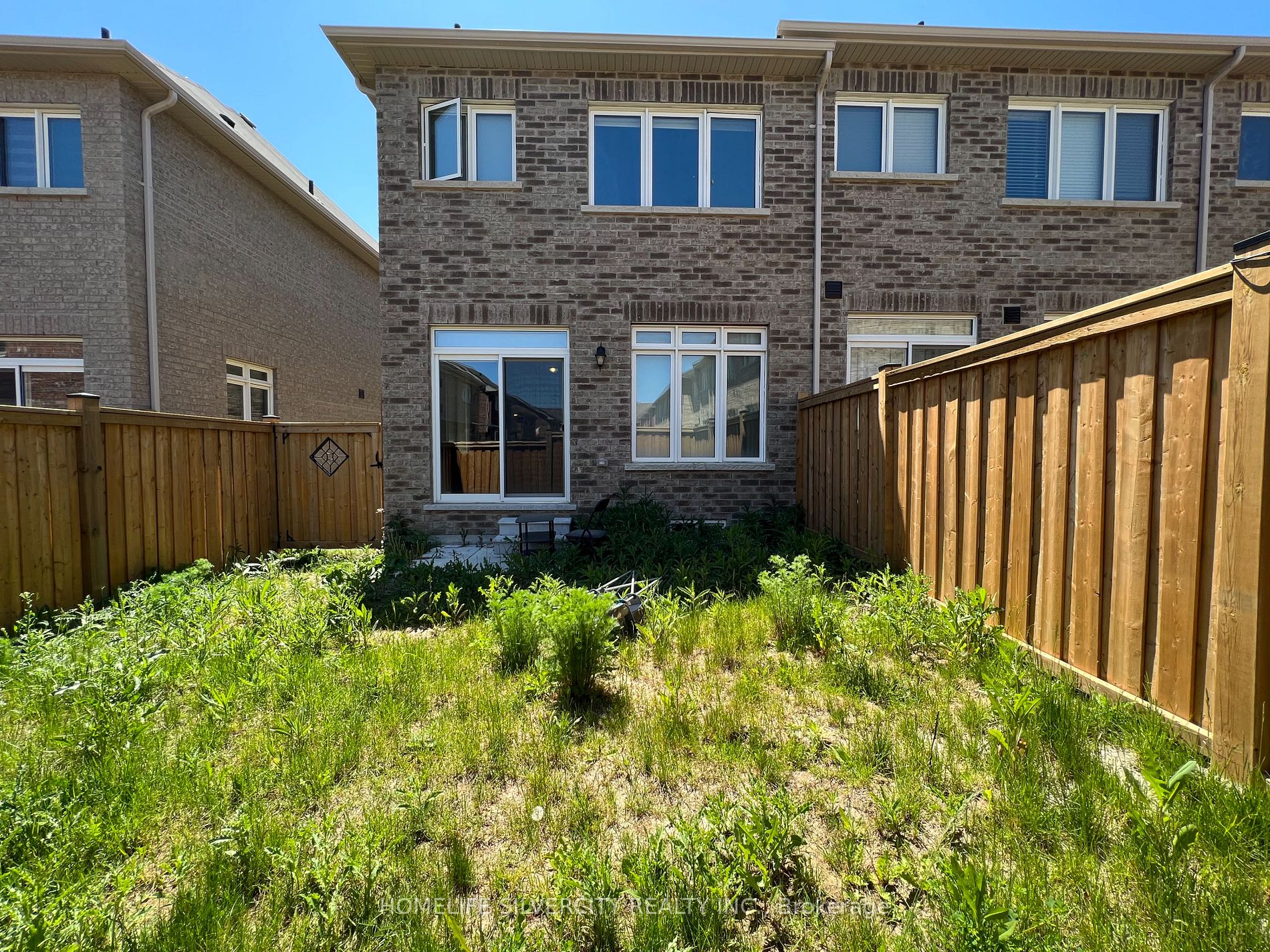 9 Sparrowbrook St