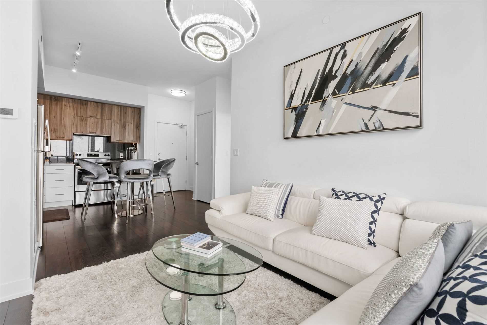 180 Veterans Dr, #806