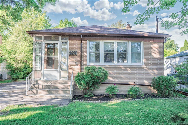 124 Mcmurchy Ave S, Brampton