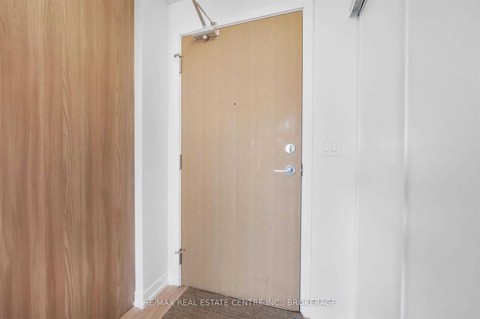2520 Eglinton Ave W, #1813