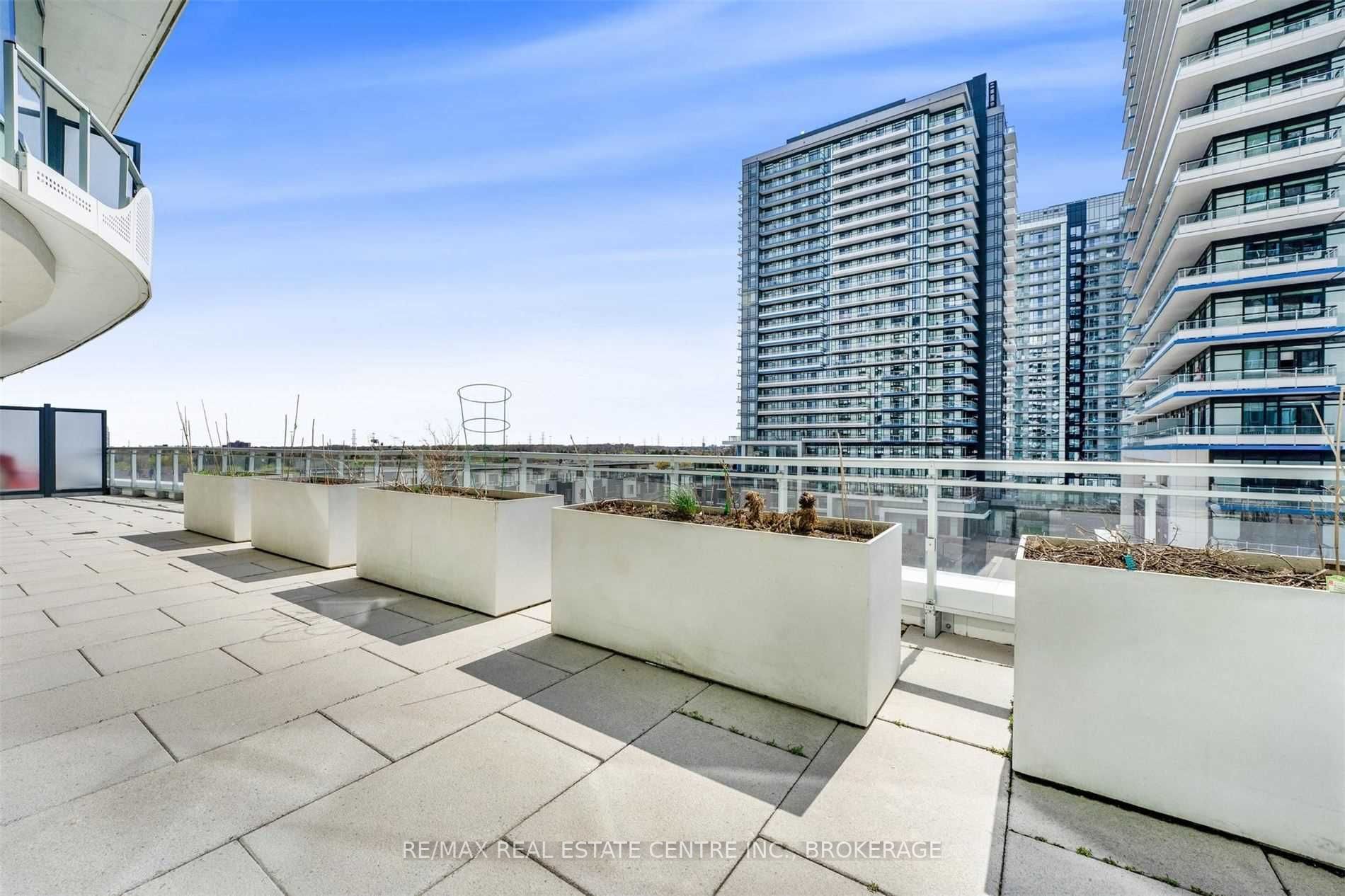 2520 Eglinton Ave W, #1813