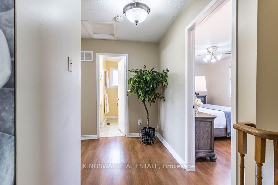 21 Tralee St