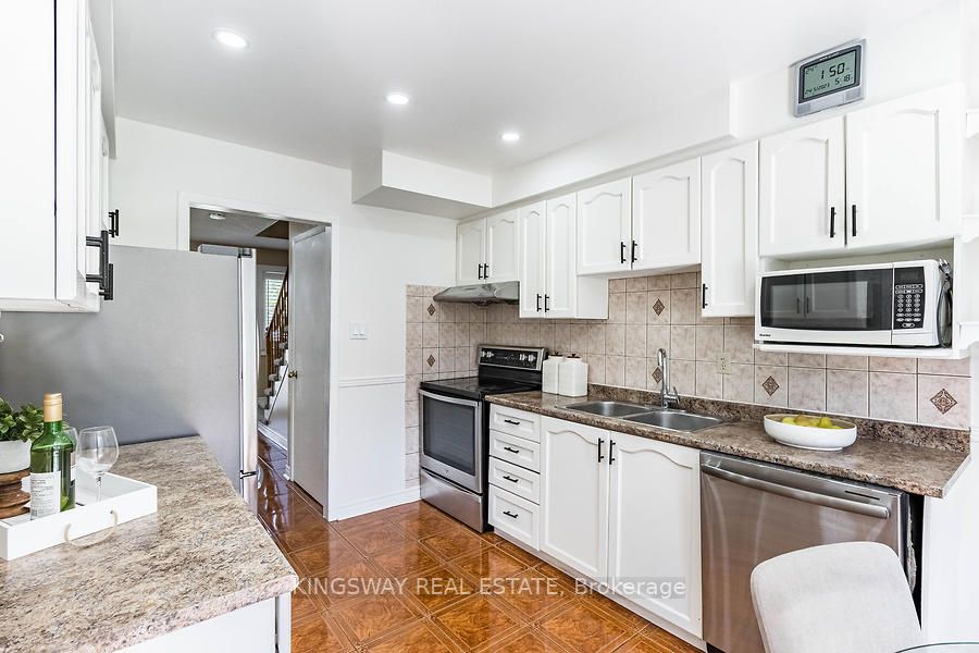 21 Tralee St