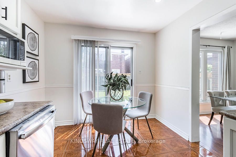 21 Tralee St