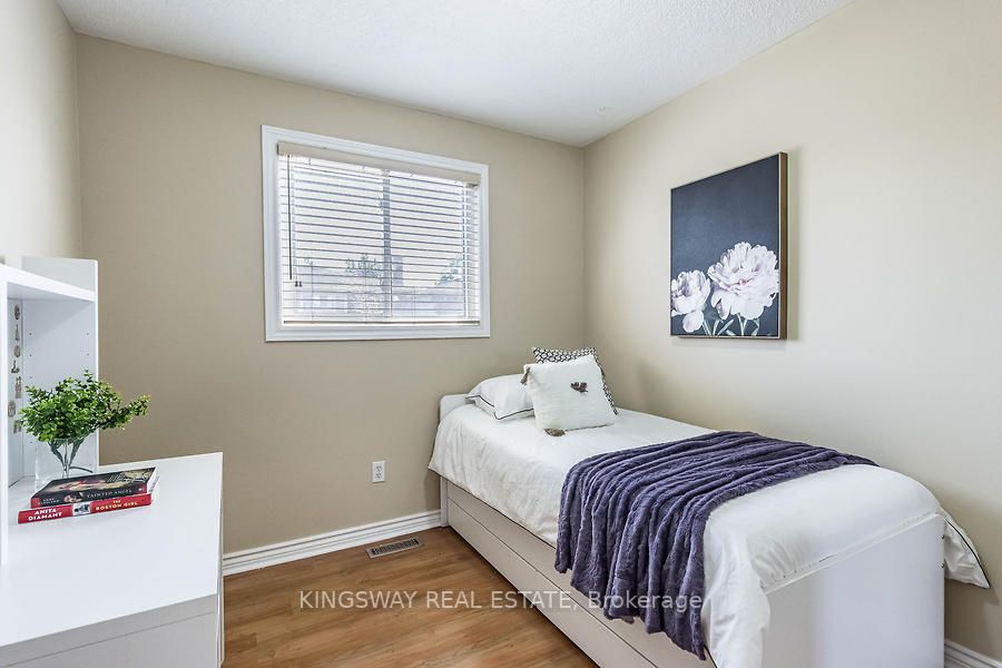 21 Tralee St