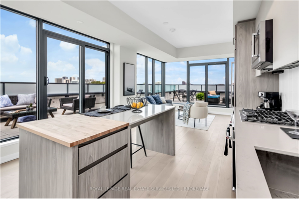 430 Roncesvalles Ave