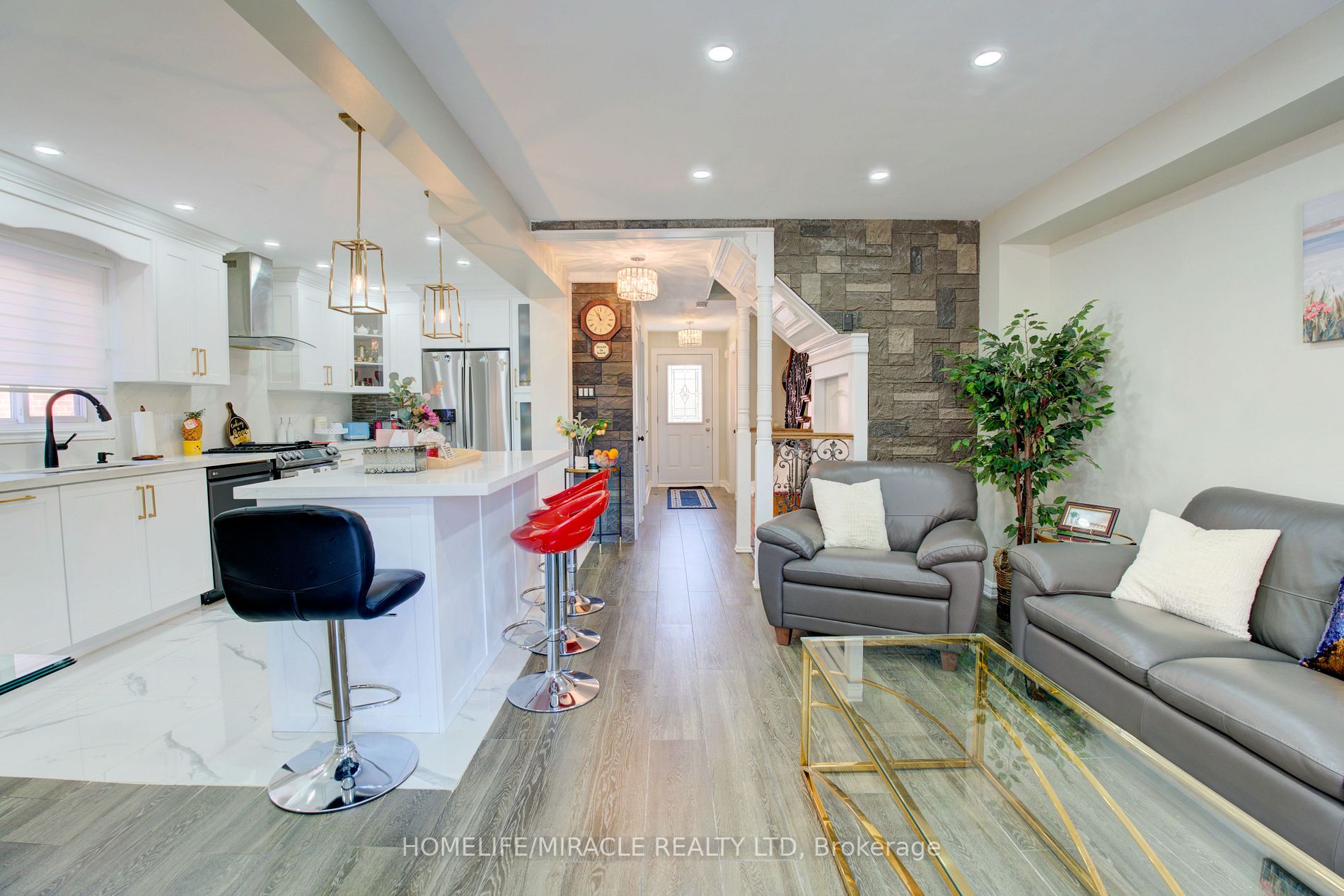10 Shenstone Ave