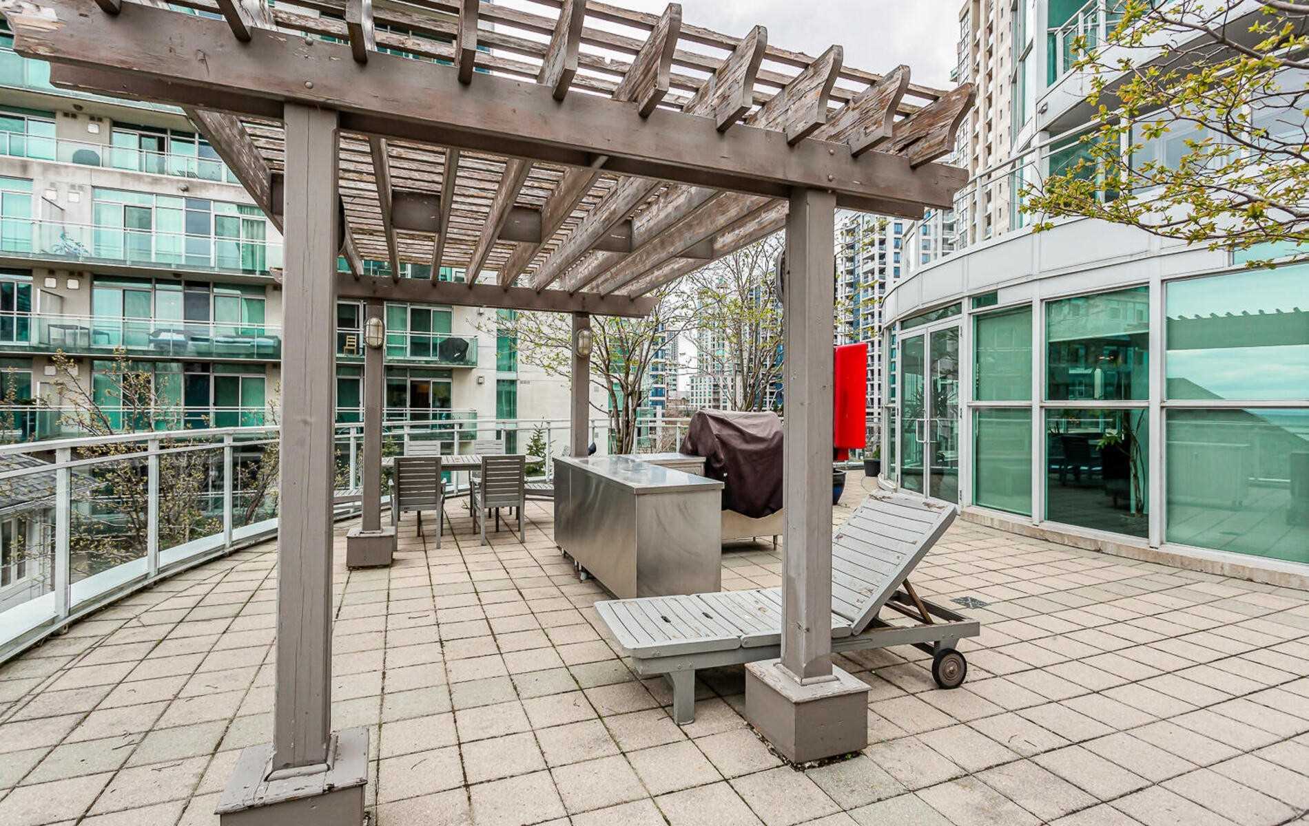 2067 Lake Shore Blvd W, #601
