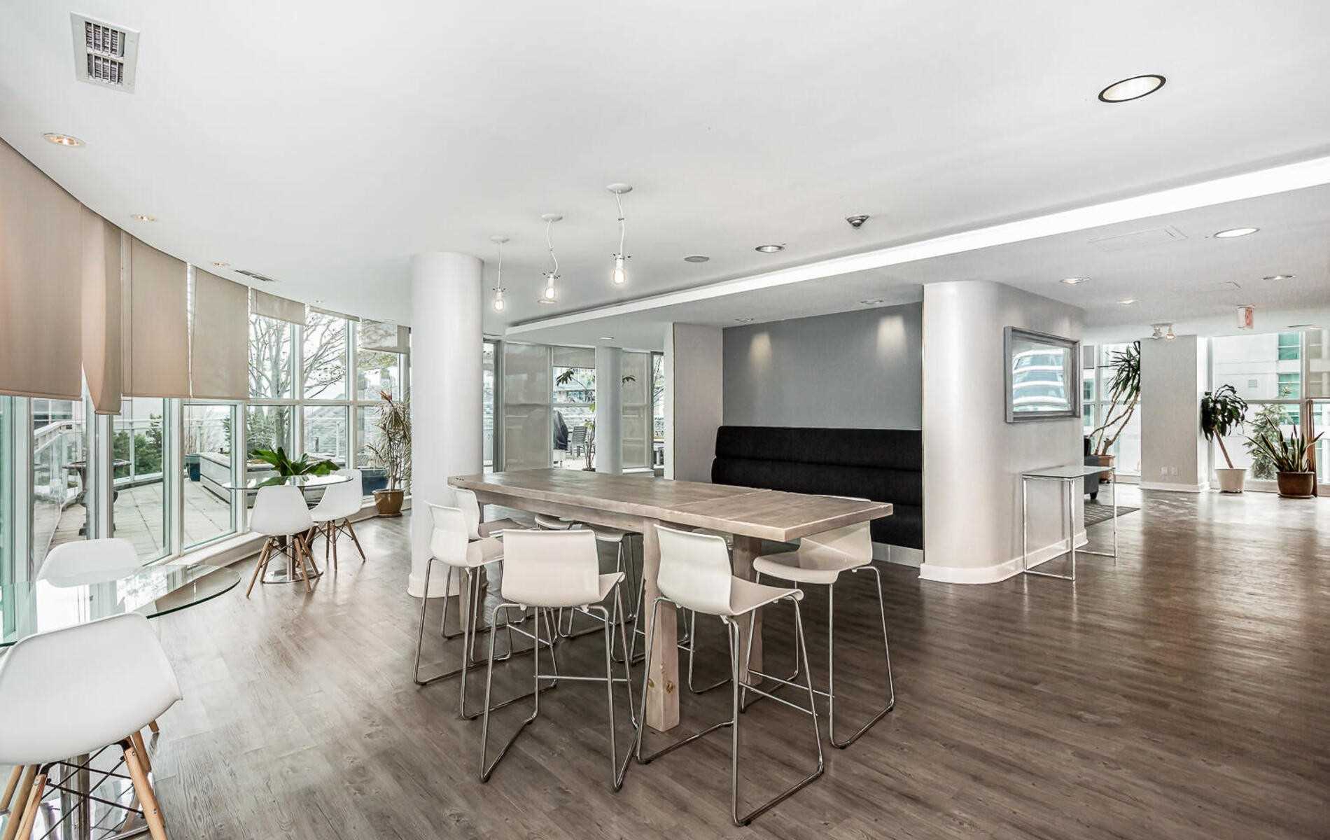 2067 Lake Shore Blvd W, #601