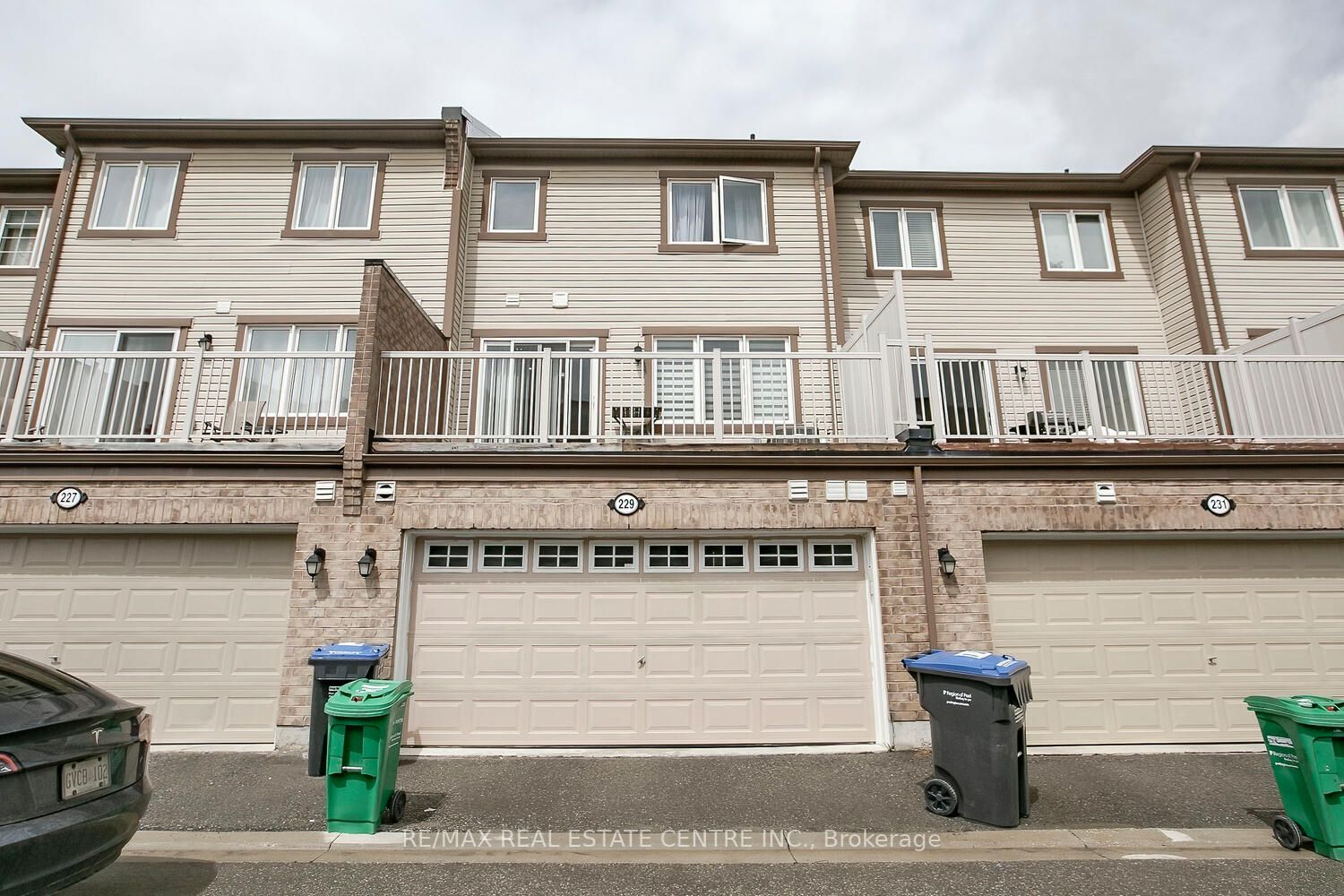 229 Remembrance Rd