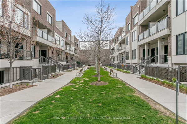 8 Drummond St, Toronto