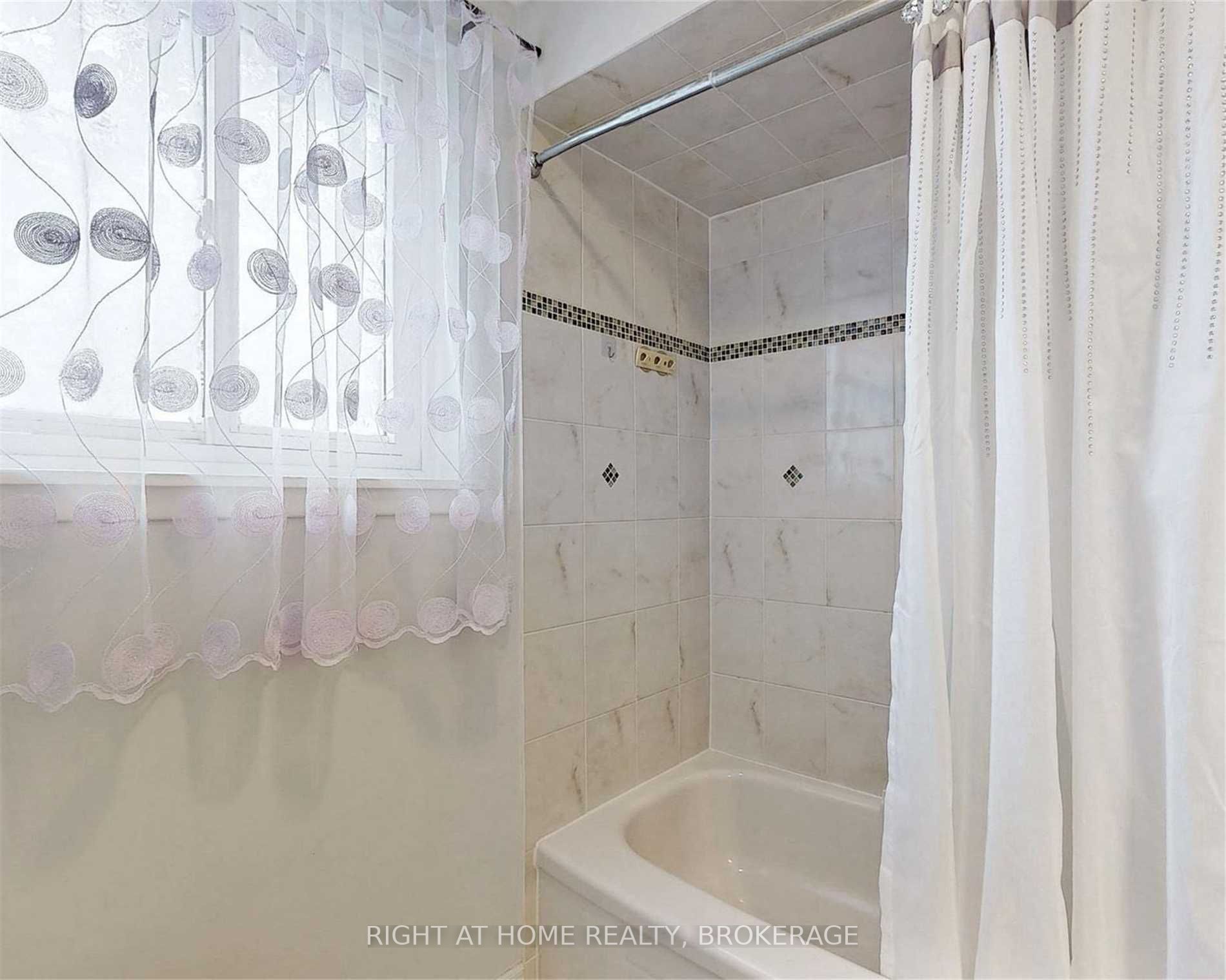 521 Boismere Crt