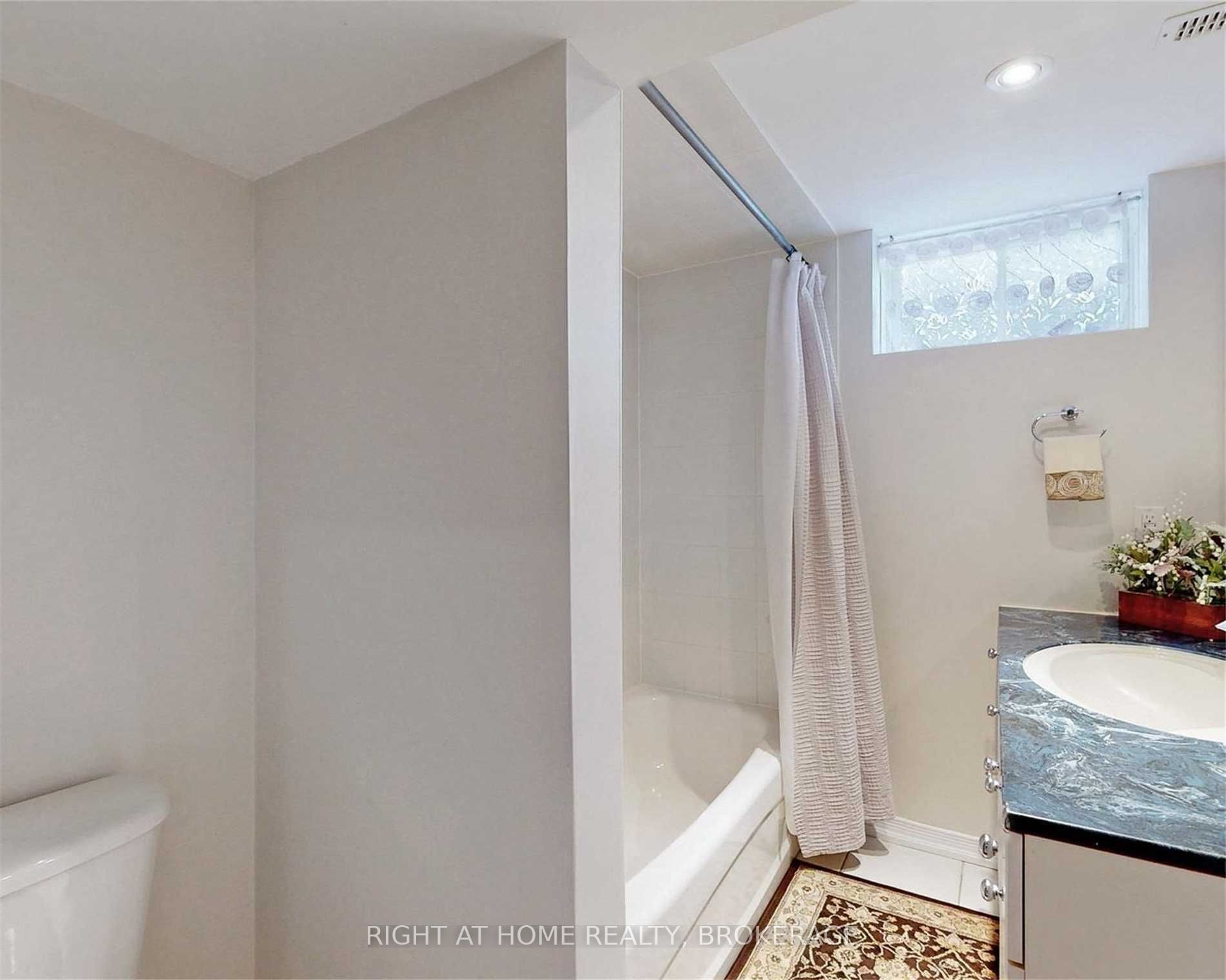 521 Boismere Crt