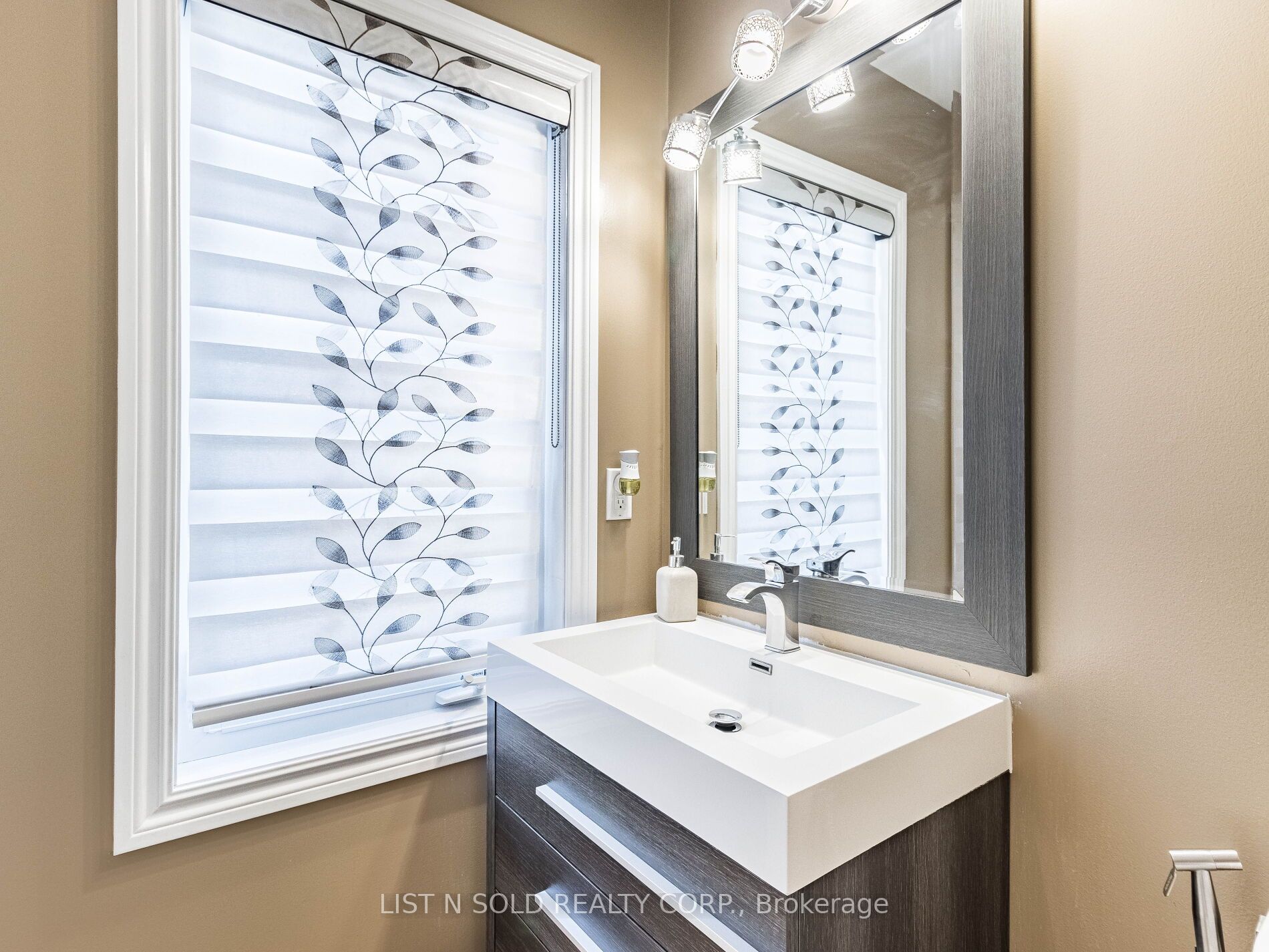 5 Fairwood Circ