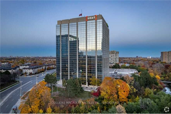 4 Robert Speck Pkwy, Mississauga