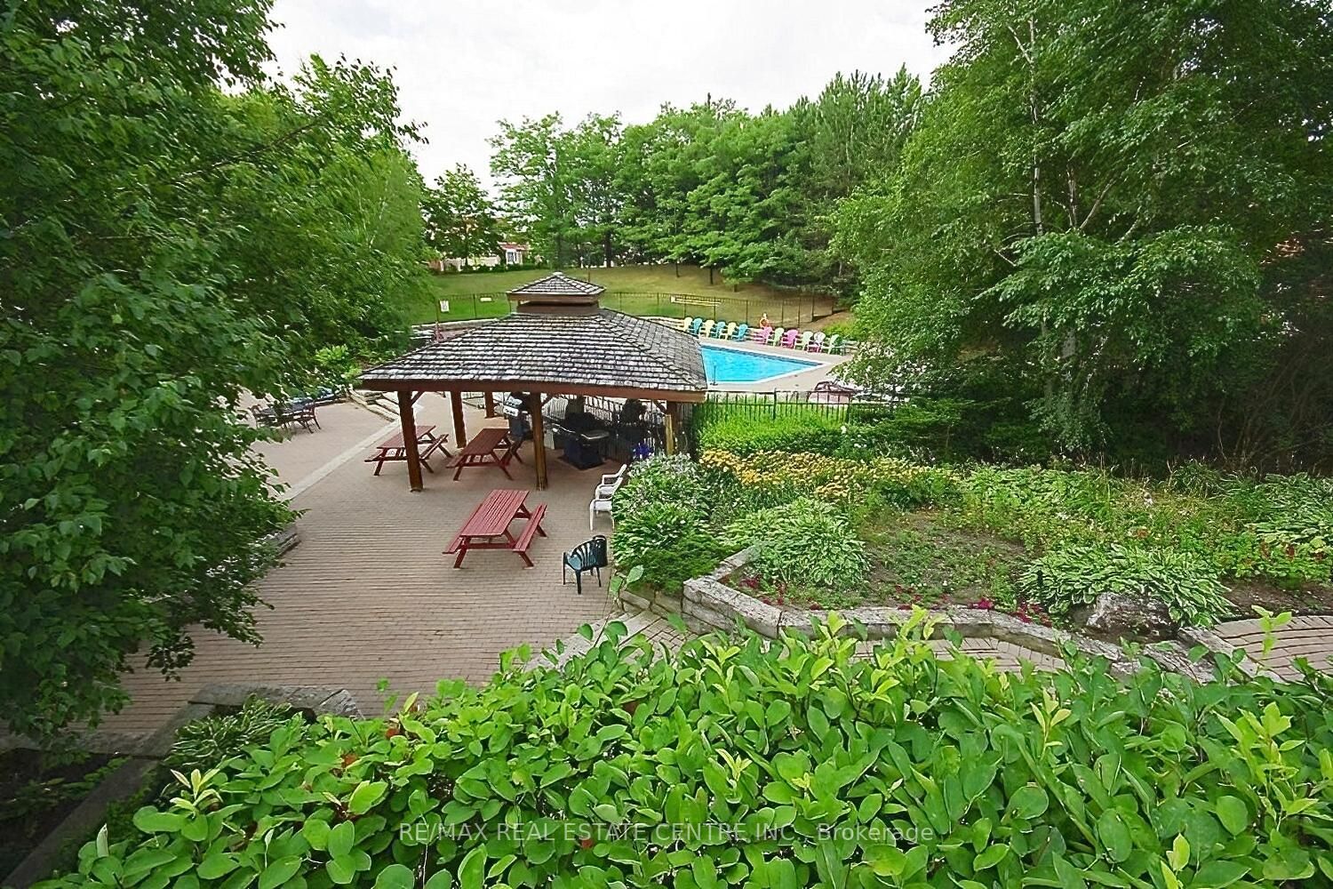 20 Cherrytree Dr, #103
