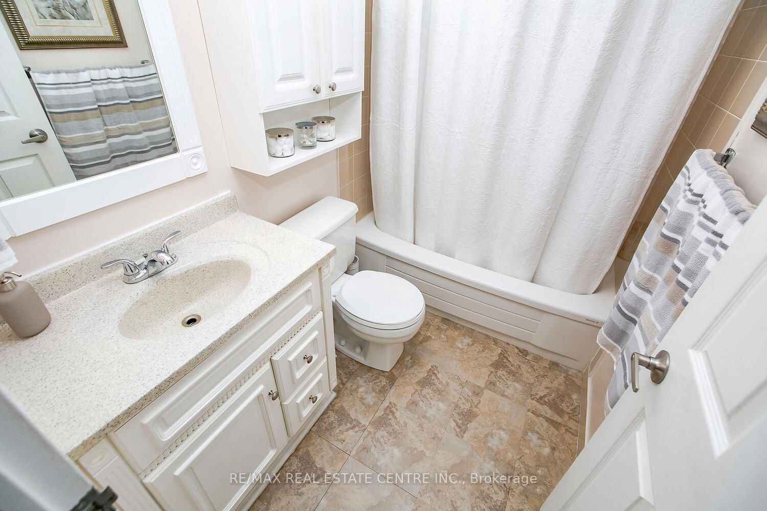 20 Cherrytree Dr, #103