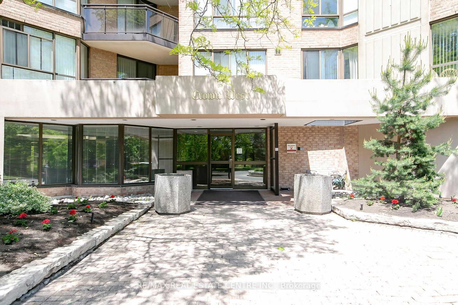 20 Cherrytree Dr, #103
