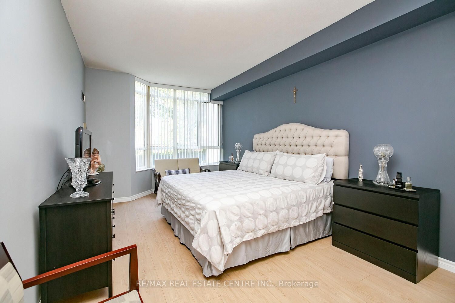20 Cherrytree Dr, #103