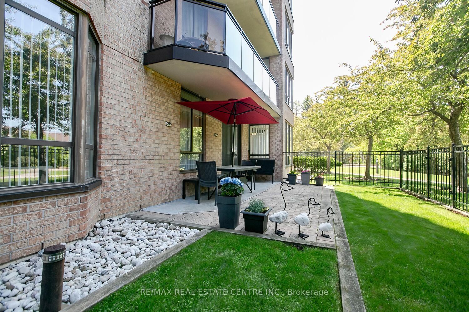 20 Cherrytree Dr, #103