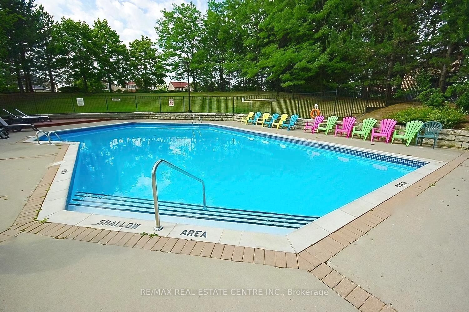 20 Cherrytree Dr, #103