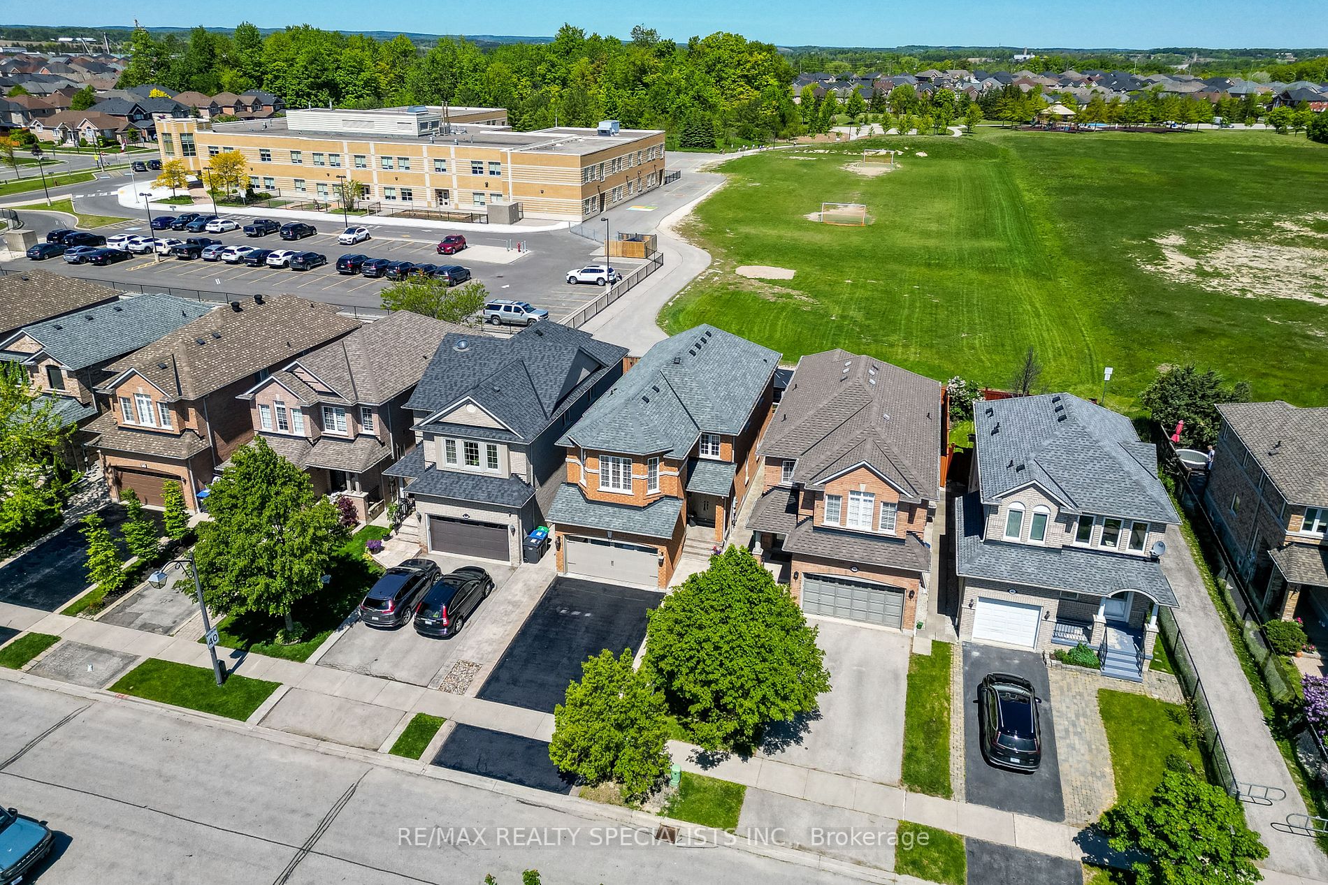 83 Emily Carr Crescent