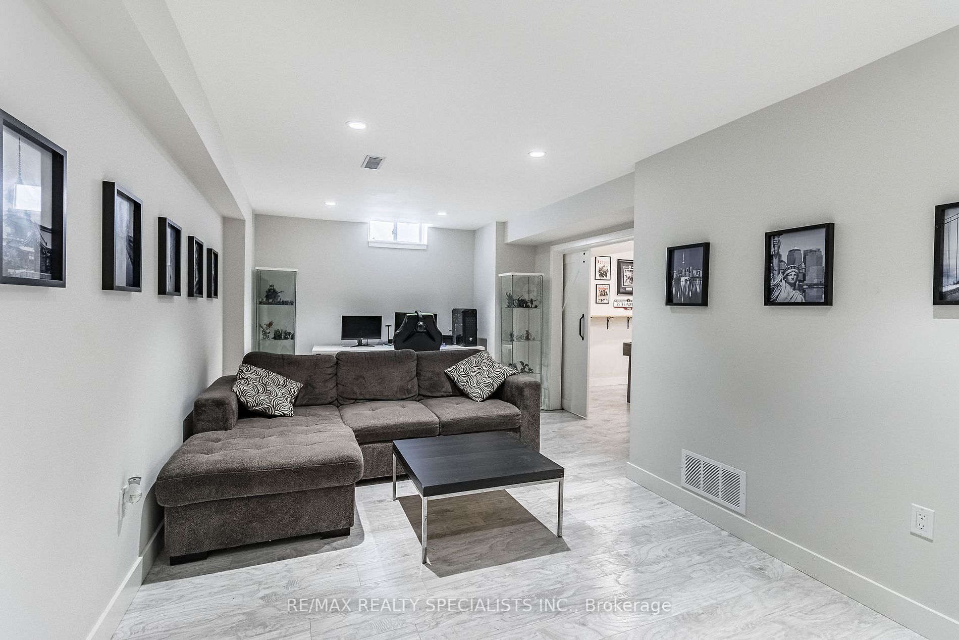 83 Emily Carr Crescent