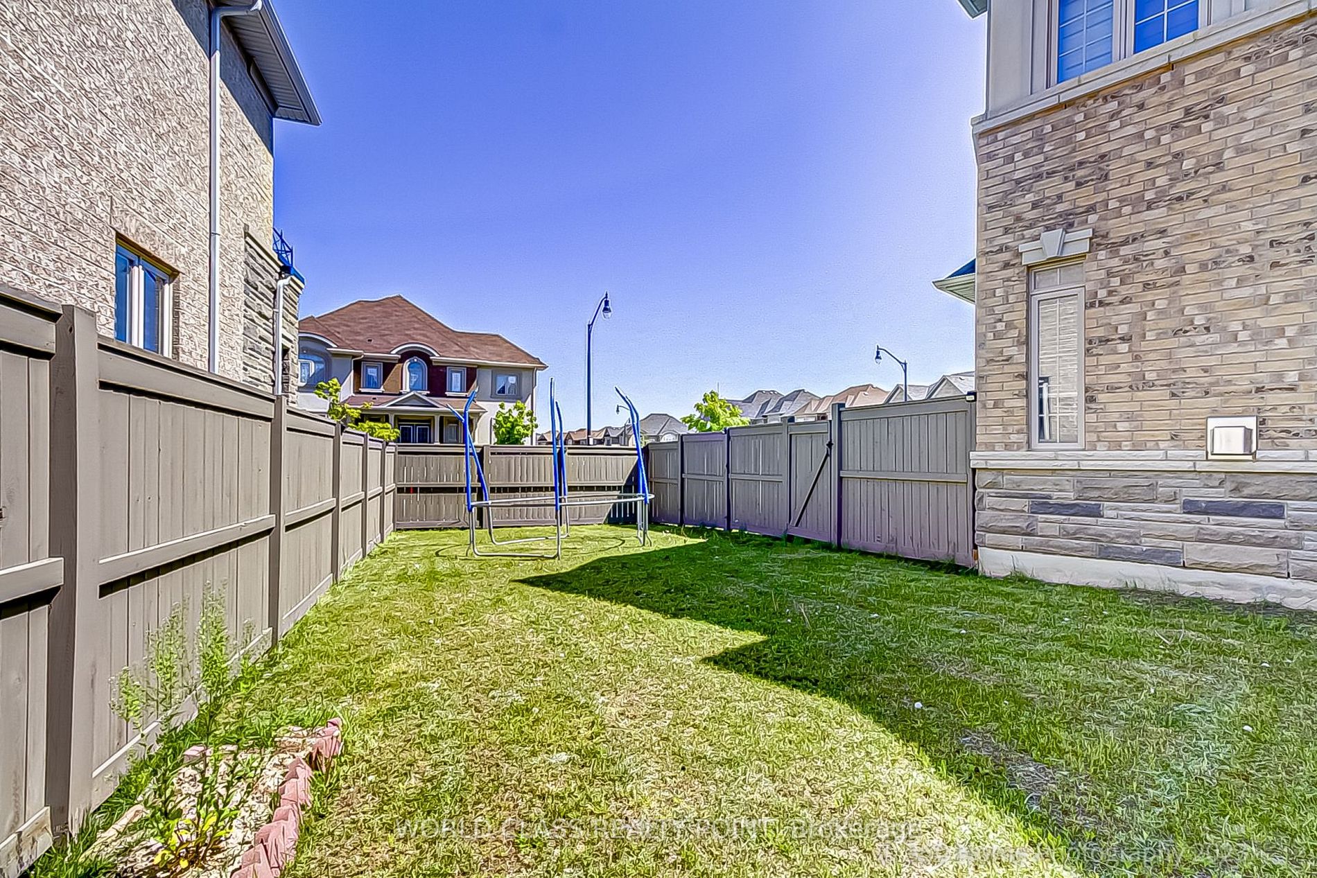 2 Loomis Rd