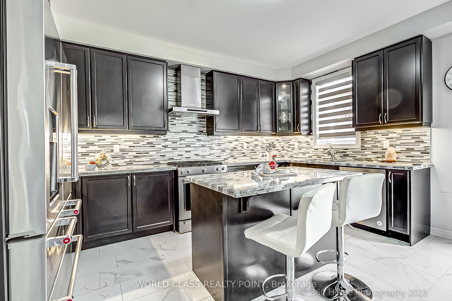2 Loomis Rd
