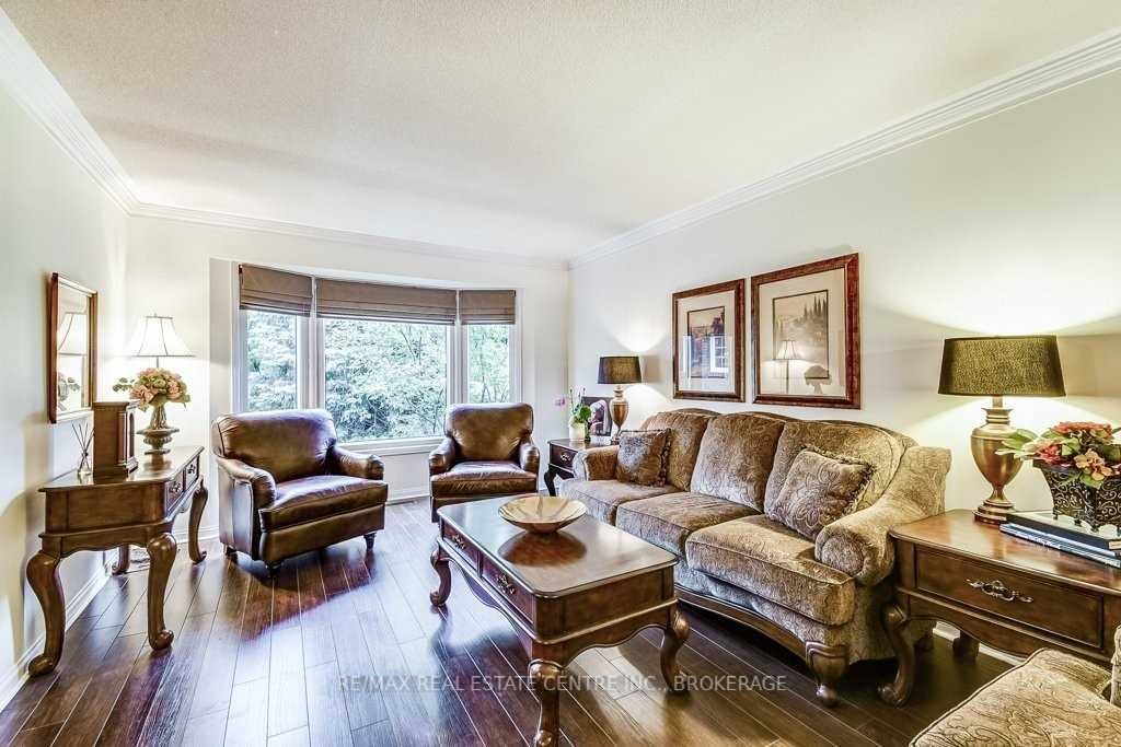 50 Curtis Dr