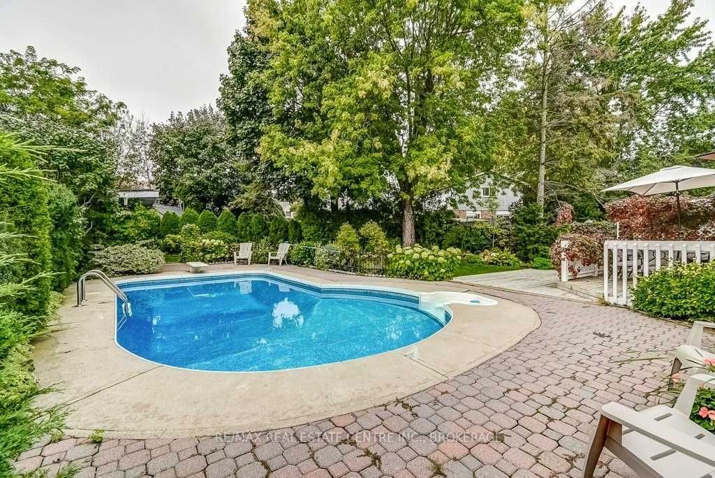 50 Curtis Dr