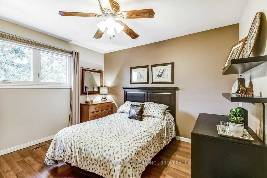 50 Curtis Dr