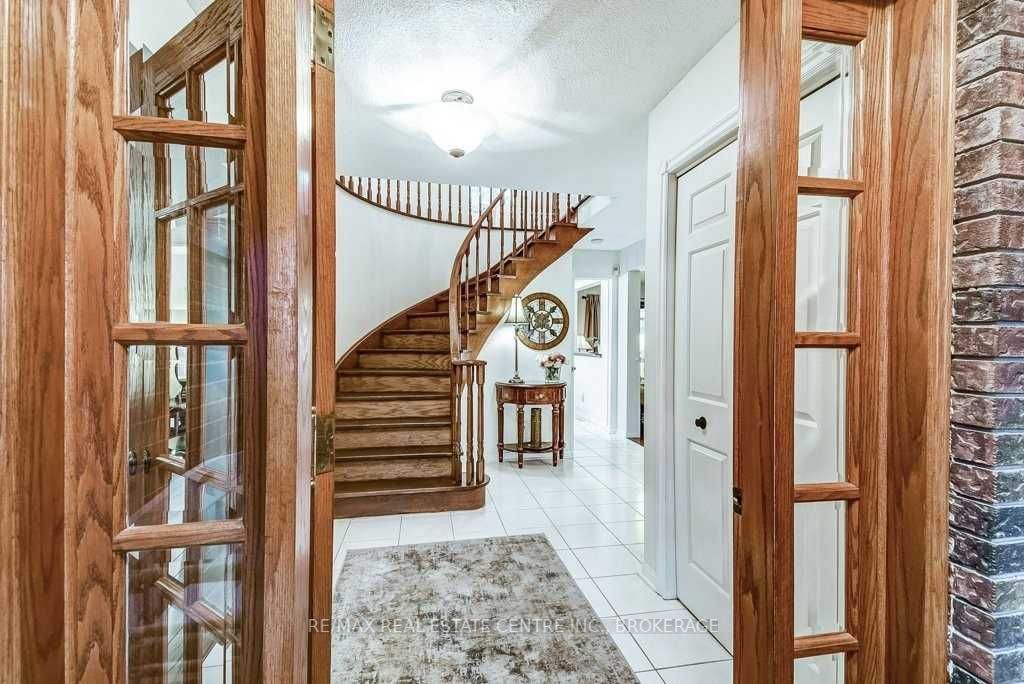 50 Curtis Dr