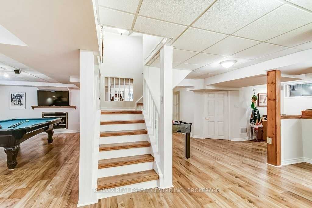 50 Curtis Dr