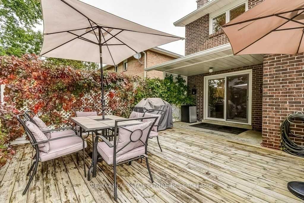50 Curtis Dr