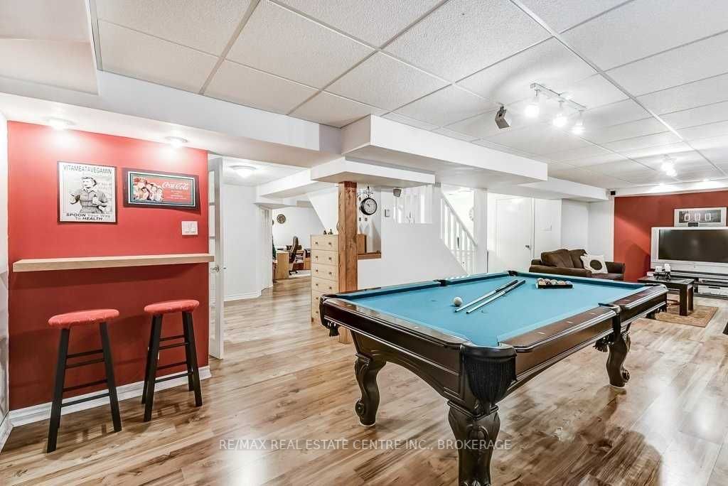 50 Curtis Dr